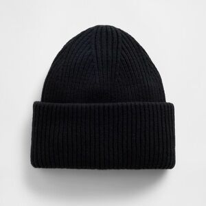 GAP Black Ribbed Knit Beanie
